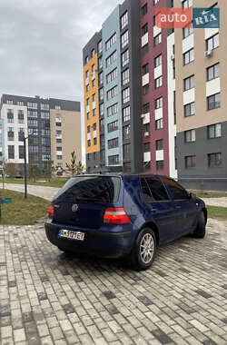 Хетчбек Volkswagen Golf 2002 в Рівному