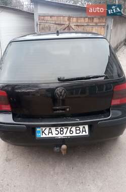 Хетчбек Volkswagen Golf 2000 в Києві