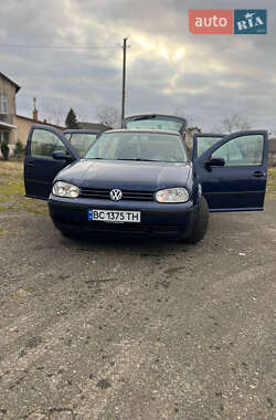 Хетчбек Volkswagen Golf 2002 в Рудки