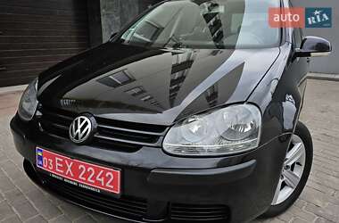 Хетчбек Volkswagen Golf 2004 в Тернополі