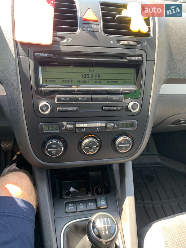 Універсал Volkswagen Golf 2009 в Харкові