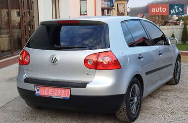 Хэтчбек Volkswagen Golf 2005 в Бучаче