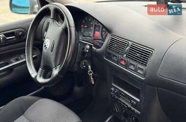 Хетчбек Volkswagen Golf 2001 в Умані