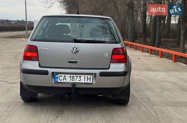 Хетчбек Volkswagen Golf 2001 в Умані