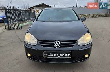 Хэтчбек Volkswagen Golf 2005 в 