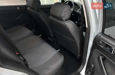 Універсал Volkswagen Golf 2000 в 