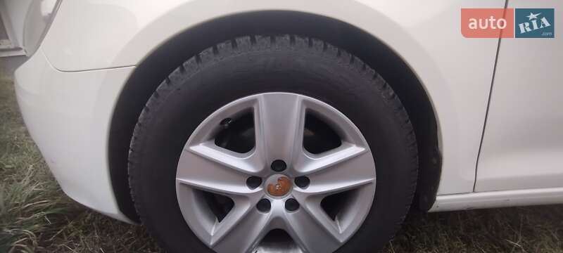 Универсал Volkswagen Golf 2010 в Киеве