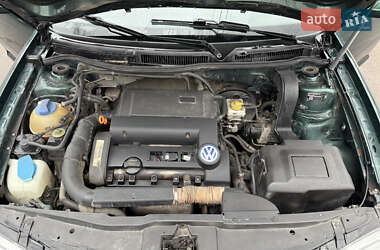 Хетчбек Volkswagen Golf 2002 в Запоріжжі