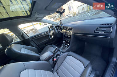 Универсал Volkswagen Golf 2015 в 