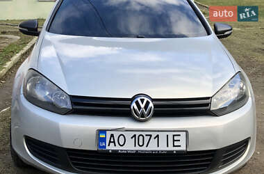 Хетчбек Volkswagen Golf 2010 в Сваляві