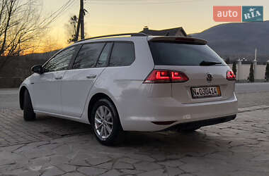 Универсал Volkswagen Golf 2013 в Сваляве