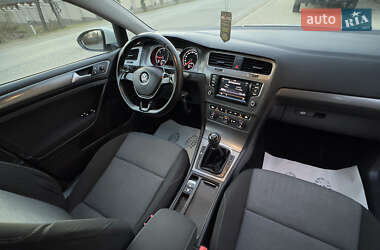 Универсал Volkswagen Golf 2013 в Сваляве