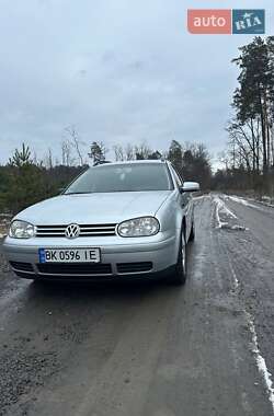 Универсал Volkswagen Golf 2004 в Дубно