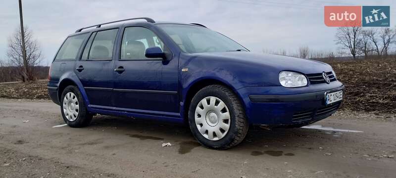 Універсал Volkswagen Golf 2000 в Демидівці