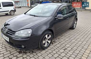 Хэтчбек Volkswagen Golf 2004 в Хмельницком