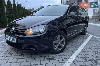 Універсал Volkswagen Golf 2011 в Києві