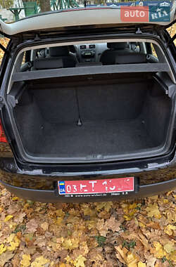 Хетчбек Volkswagen Golf 2009 в 