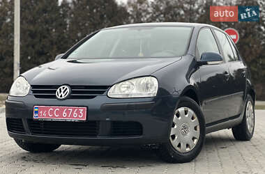 Хетчбек Volkswagen Golf 2004 в Львові