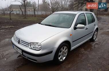 Хэтчбек Volkswagen Golf 1998 в 