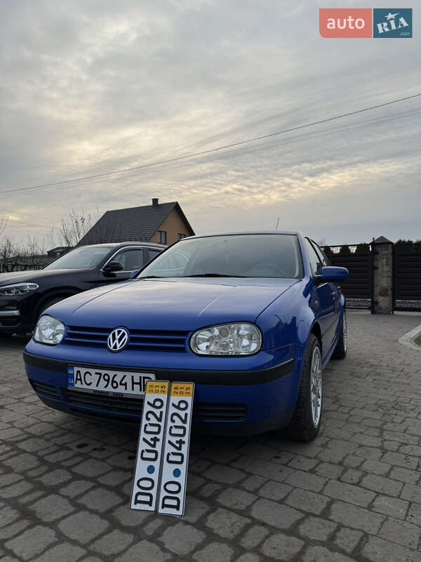 Хетчбек Volkswagen Golf 1998 в Любомлі