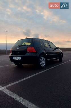 Хэтчбек Volkswagen Golf 1999 в Ровно