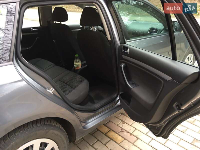 Універсал Volkswagen Golf 2010 в Бершаді