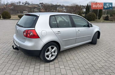 Хэтчбек Volkswagen Golf 2004 в Львове