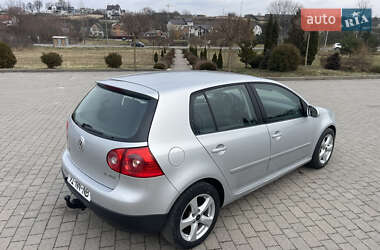 Хэтчбек Volkswagen Golf 2004 в Львове