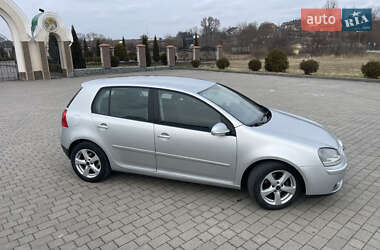 Хэтчбек Volkswagen Golf 2004 в Львове