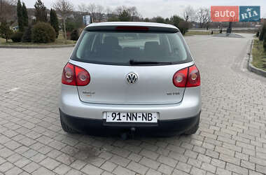 Хэтчбек Volkswagen Golf 2004 в Львове