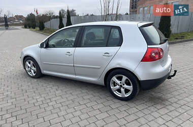 Хэтчбек Volkswagen Golf 2004 в Львове