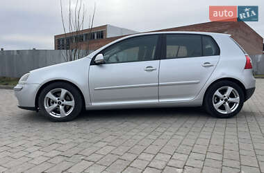 Хэтчбек Volkswagen Golf 2004 в Львове