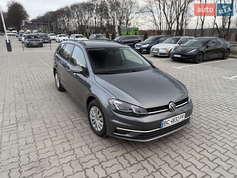 Универсал Volkswagen Golf 2018 в Львове