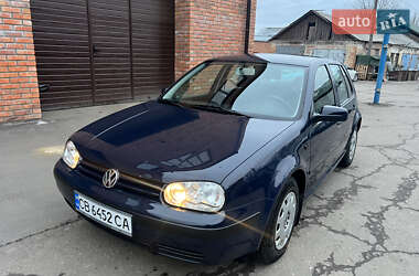 Хетчбек Volkswagen Golf 2002 в Чернігові