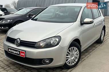 Хетчбек Volkswagen Golf 2010 в 
