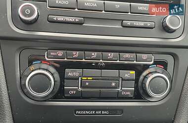 Хетчбек Volkswagen Golf 2010 в 