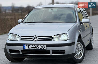 Хетчбек Volkswagen Golf 2002 в Чернівцях