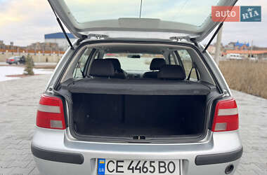 Хетчбек Volkswagen Golf 2002 в Чернівцях