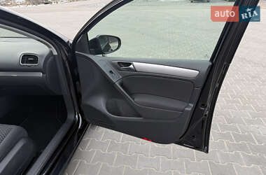 Хетчбек Volkswagen Golf 2010 в Житомирі