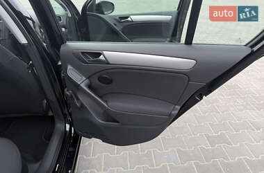 Хетчбек Volkswagen Golf 2010 в Житомирі