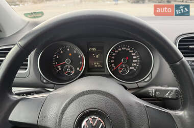 Хетчбек Volkswagen Golf 2010 в Житомирі