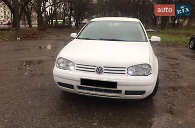 Хэтчбек Volkswagen Golf 2002 в Запорожье