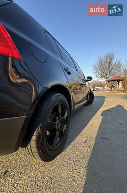 Хэтчбек Volkswagen Golf 2005 в 