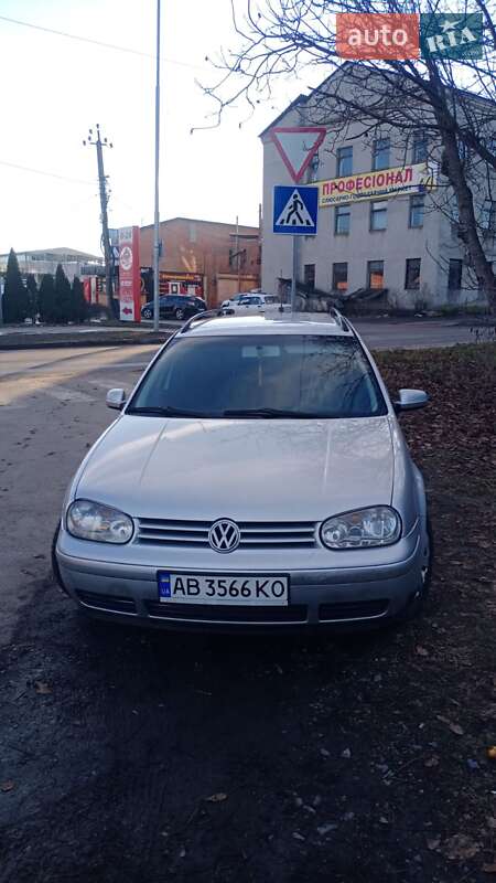 Універсал Volkswagen Golf 2003 в Вінниці