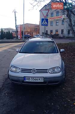 Універсал Volkswagen Golf 2003 в Вінниці