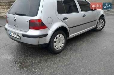 Хэтчбек Volkswagen Golf 2001 в 