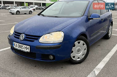 Хетчбек Volkswagen Golf 2004 в Києві