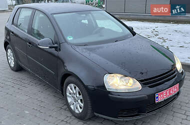 Хэтчбек Volkswagen Golf 2005 в Пирятине