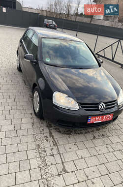 Хетчбек Volkswagen Golf 2005 в Пустомитах