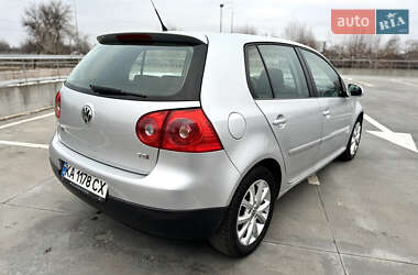 Хэтчбек Volkswagen Golf 2007 в Киеве